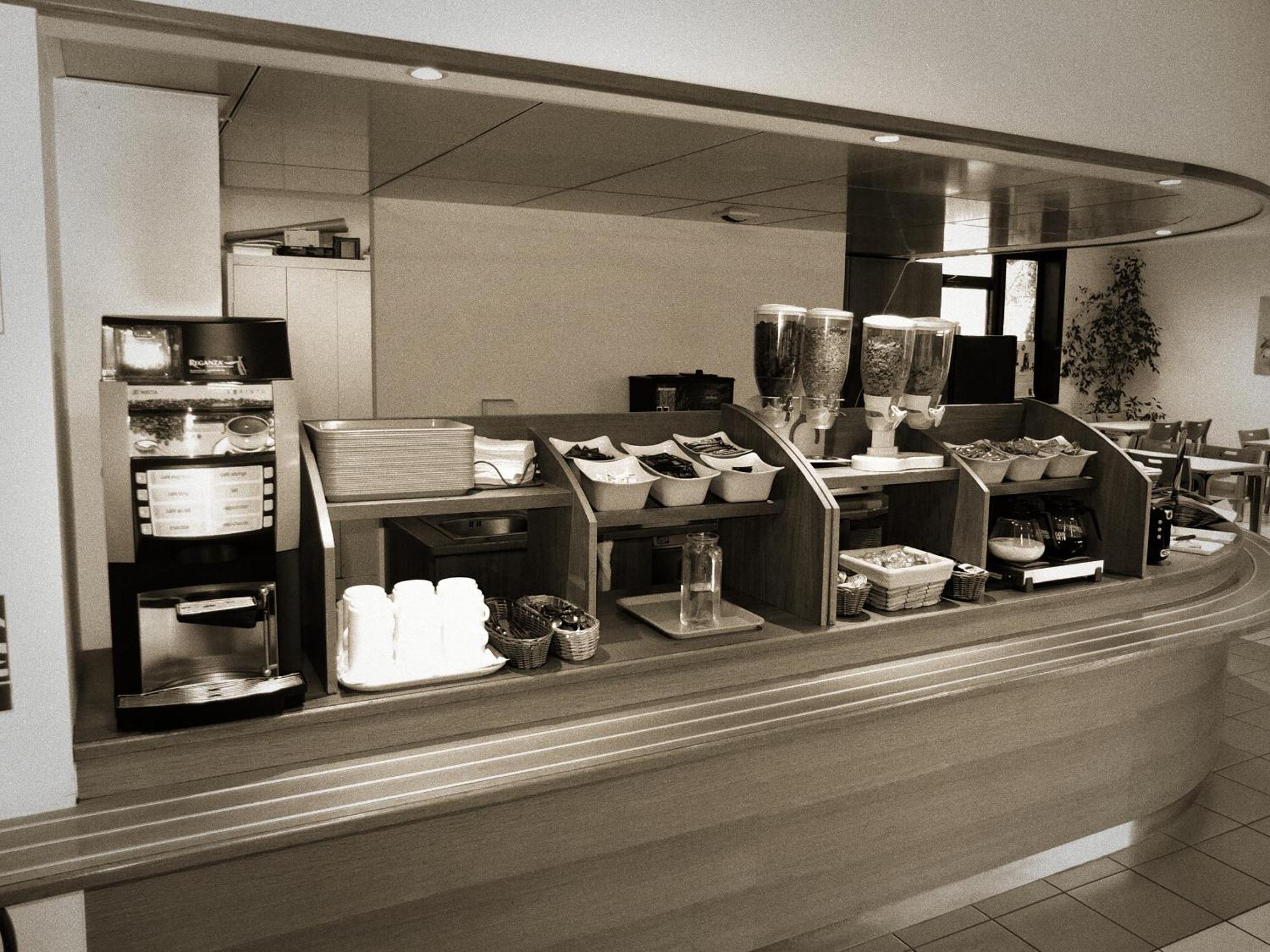 Kyriad Direct Montauban Centre 外观 照片