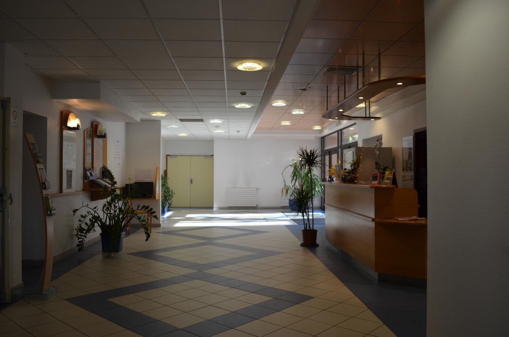 Kyriad Direct Montauban Centre 外观 照片