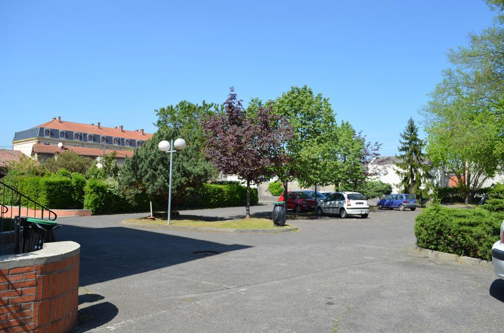 Kyriad Direct Montauban Centre 外观 照片